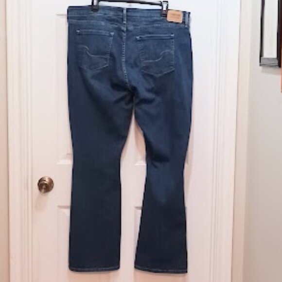 Signature by Levi Strauss Mid-Rise Bootcut blue jeans Size W35 X L32 - Picture 2 of 8
